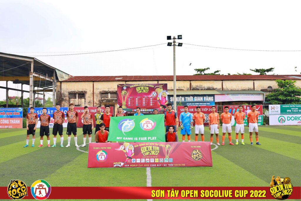 Hữu Bằng FC đối đầu với PKK FC tại Vòng 1 giải bóng đá phủi Sơn Tây Open Socolive Cup 2022