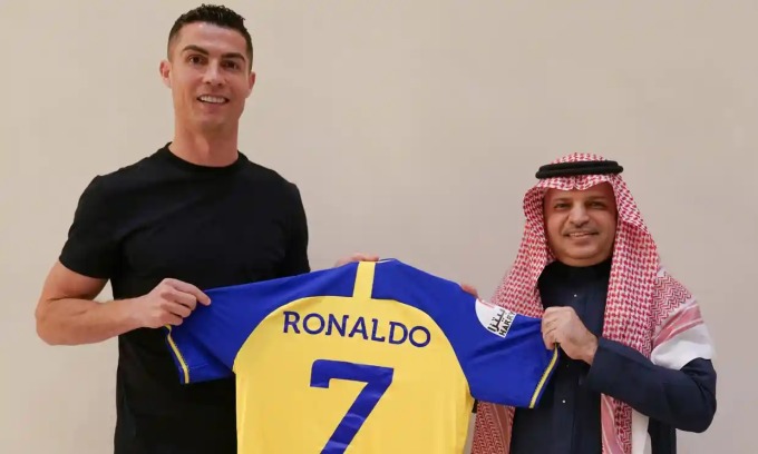 Al Nassr chiêu mộ thành công siêu sao Ronaldo