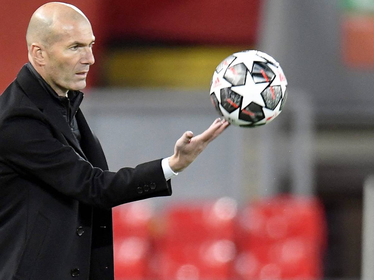 Zidane bỏ qua Pháp đi tìm bến đỗ phù hợp 