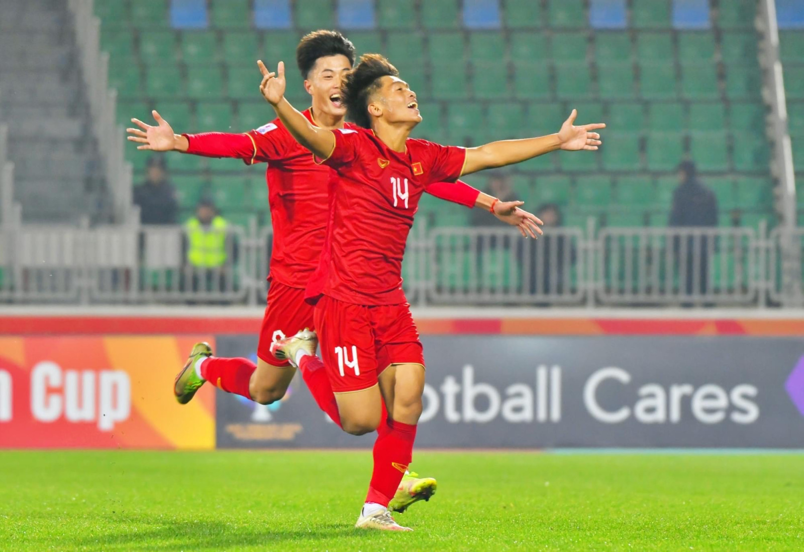 U20 Việt Nam đã trả được nỗi thù khi U20 Uzbekistan đánh bại U20 Úc 