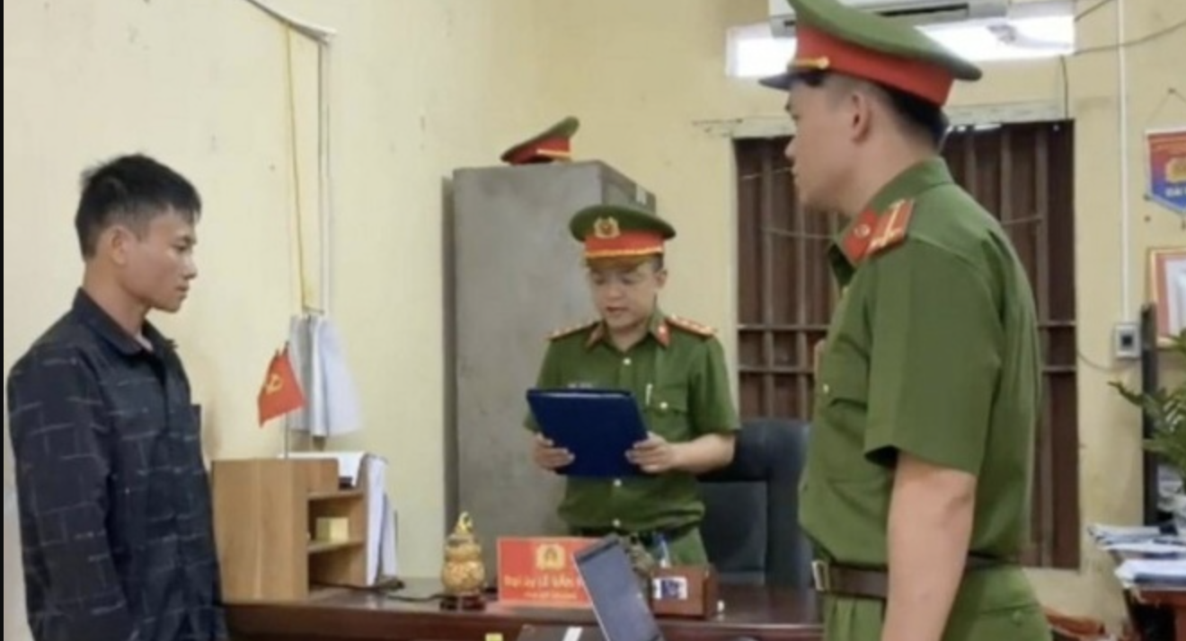 là Lê Xuân Tiến (sinh năm 1983, ngụ ở xã Xuân Khang, huyện Như Thanh, tỉnh Thanh Hoá) bị bắt tạm giam để điều tra về tội "Giết người"